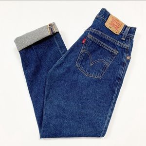 90's VTG Levi's 550 Relaxed Tapered Mom Fit Jean 6